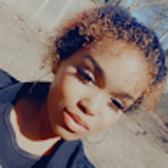 Meet your Posher, Anisa - Picture 1 of 1